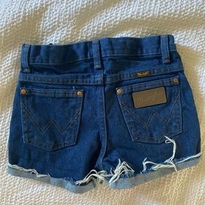 #248 Wrangler High Waisted Jean Shorts 24”